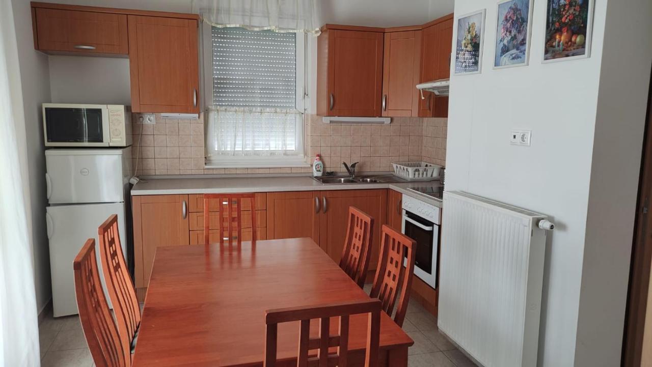 Apartment Mona Buk